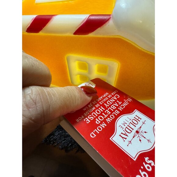 Holiday Time 11-Inch Blow Mold Tabletop Candy House With Light-Up Feature NEW - Picture 6 of 7